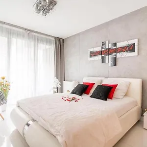 Art Nad Oławą Hotel apartamentowy Wrocław